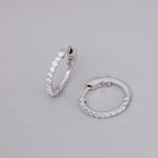 Arracadas Elaine Vault Mediana de Oro Blanco 14k con 0.90 cts de Diamantes de Laboratorio