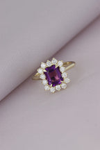 [ML-90825] Elaine Anillo Biselado de Amatista Corte Esmeralda 2.06 cts Amatista (Esmeralda) OR 14K