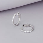 Arracadas Elaine Vault Mediana de Oro Blanco 14k con 0.90 cts de Diamantes de Laboratorio