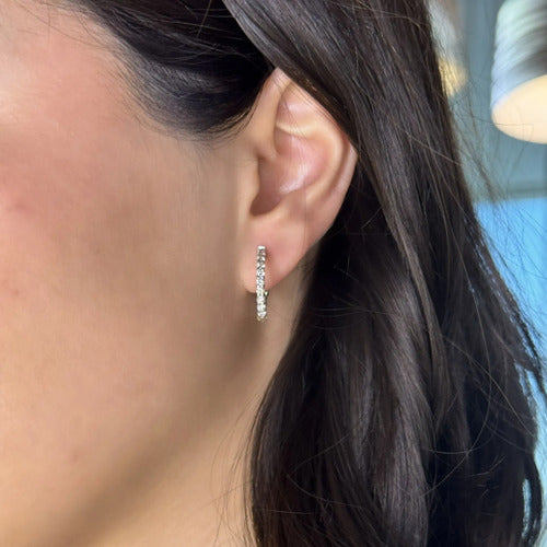 Arracadas Elaine Vault Mediana de Oro Blanco 14k con 0.90 cts de Diamantes de Laboratorio