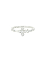 Anillo Selene de Oro Blanco 14k, en segunda toma de catálogo, desde otro ángulo.
