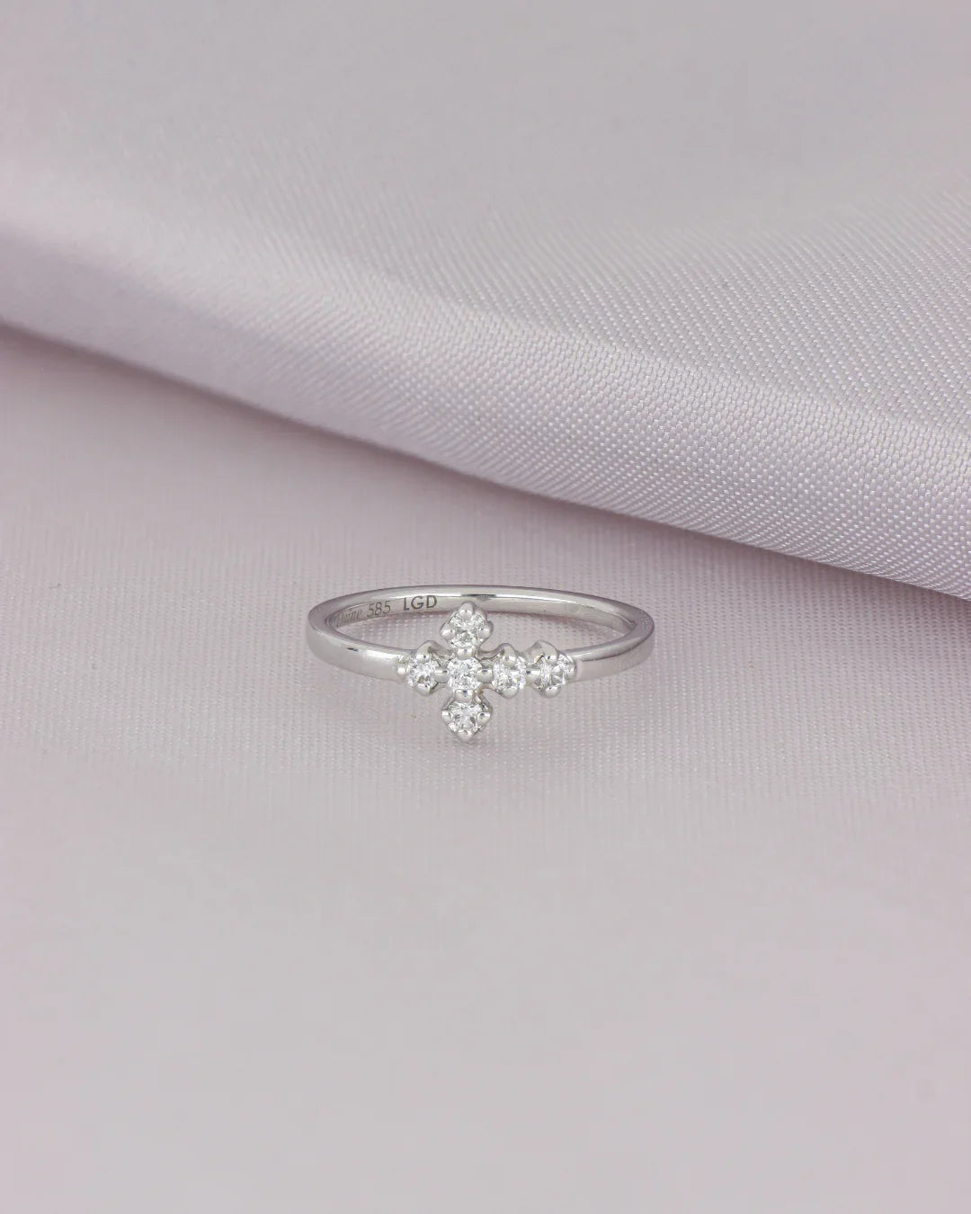 Anillo Selene ¦ Diseño esencial