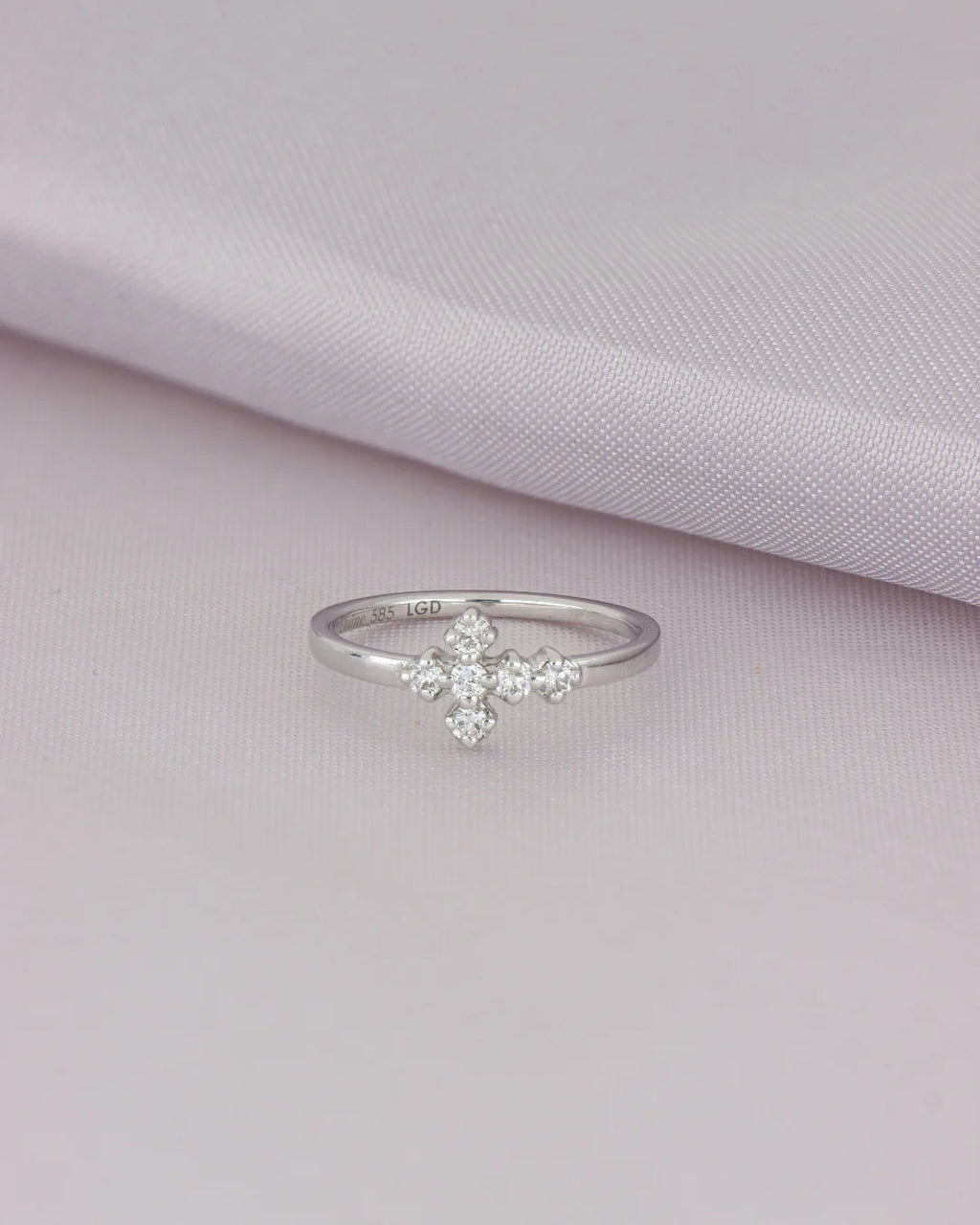 Anillo Selene ¦ Diseño esencial