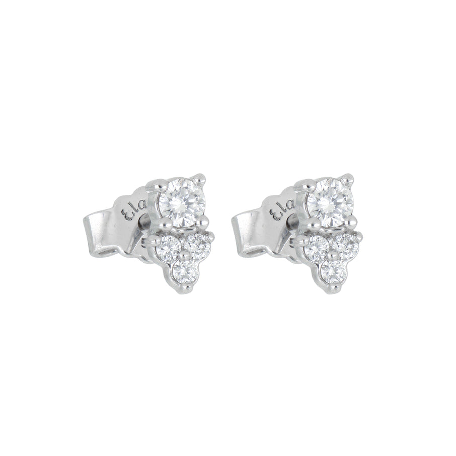 Broqueles Tré Cima de Oro Blanco 14k con diamantes de laboratorio, en toma de catálogo sobre fondo blanco.