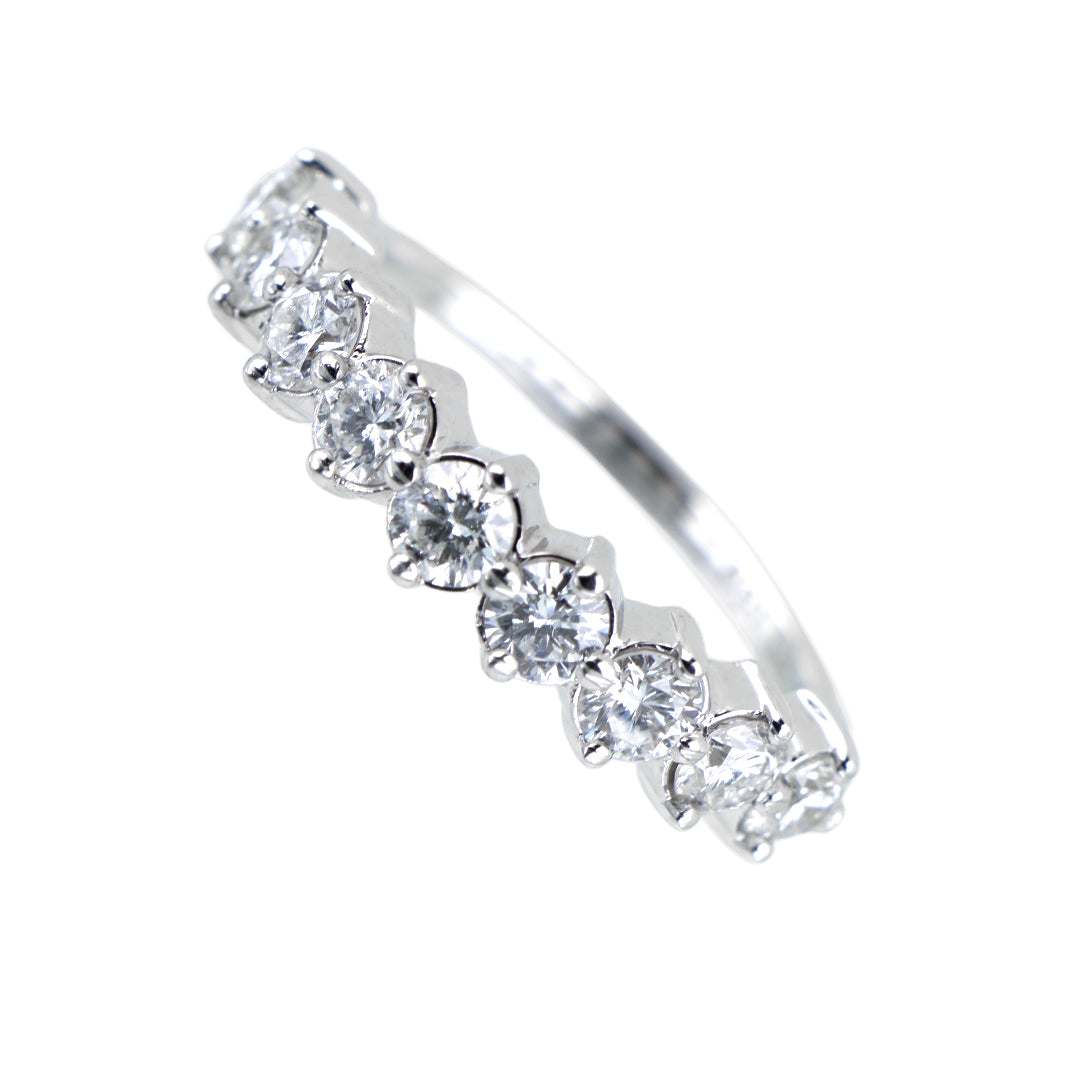 Churumbela Elaine Grande de Oro Blanco 14k con Diamantes de Laboratorio, foto de estudio del muestrario