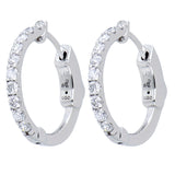 Arracadas Elaine Vault Mediana de Oro Blanco 14k con 0.90 cts de Diamantes de Laboratorio, foto de estudio del muestrario