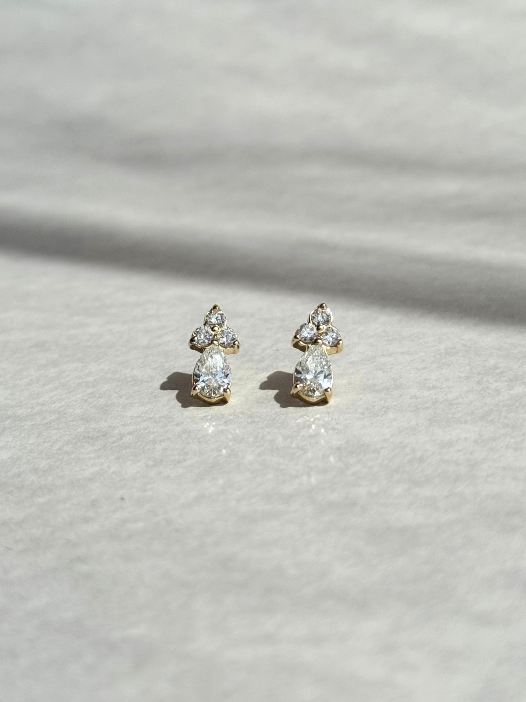 Broqueles Goccia de Oro Blanco 14k con Diamantes de Laboratorio